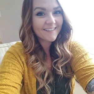 Meet your Posher, Kayla